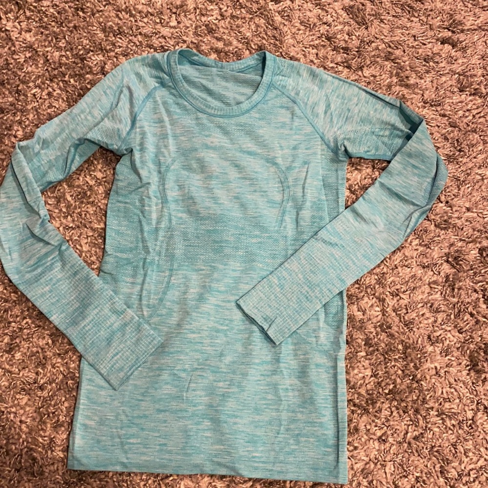 Turquoise women’s run swiftly tech long sleeve